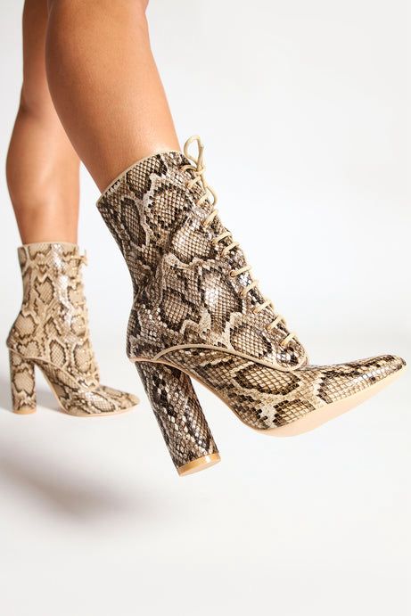 Bota Fashion Nova